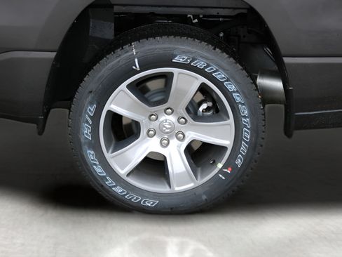 New 2026 RAM 1500 Express AWD/4WD image 9