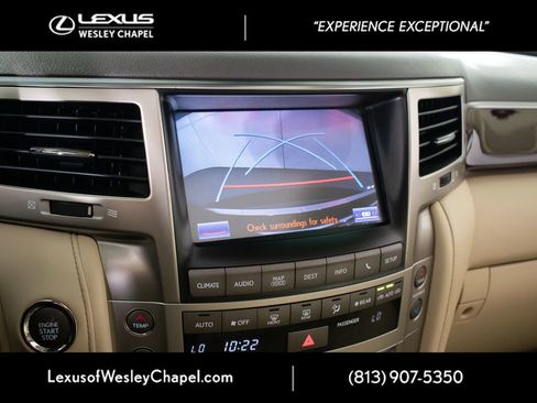 Used 2014 Lexus LX 570 4WD image 46
