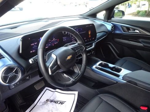 Certified 2024 Chevrolet Equinox EV LT w/ LPO, Blackout Package FWD image 11