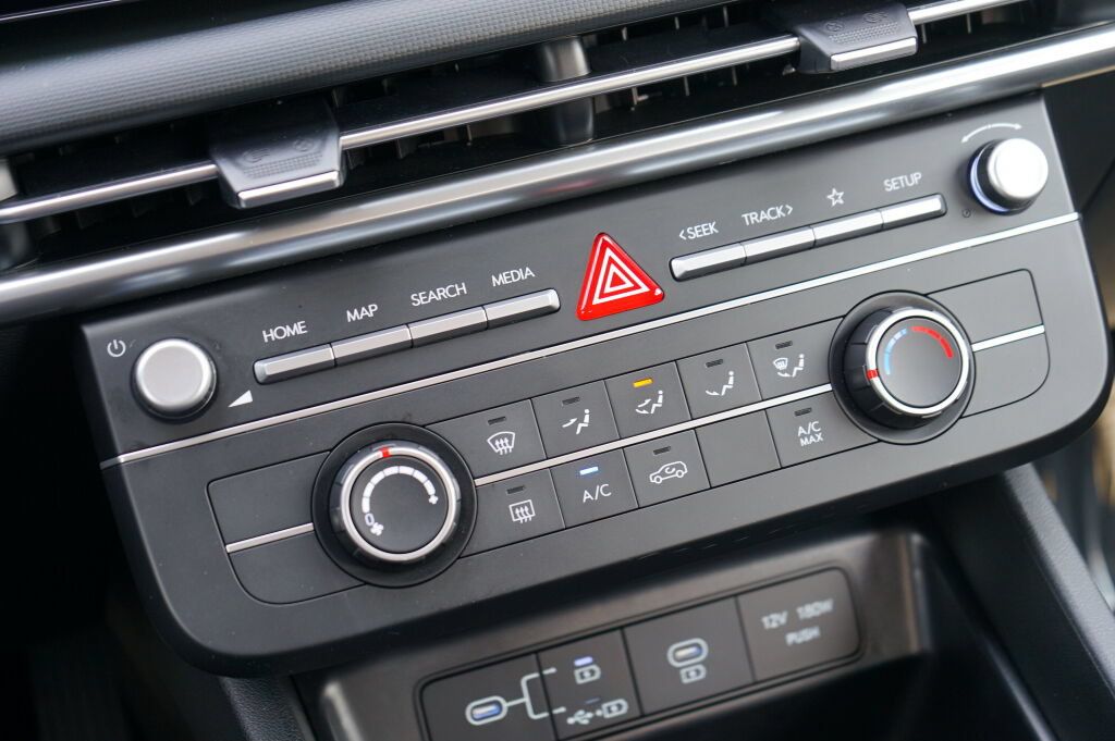 Certified 2025 Hyundai Tucson SE FWD image 16