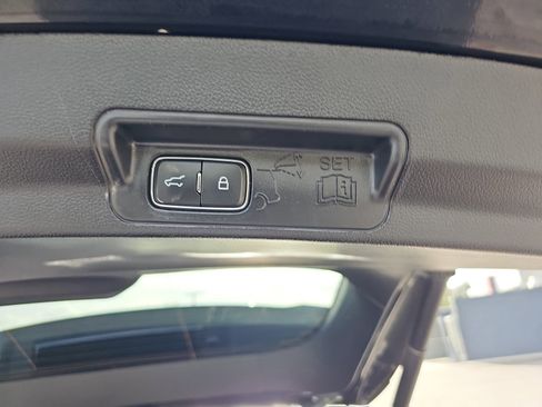 Used 2021 Ford Explorer XLT w/ Equipment Group 202A image 15