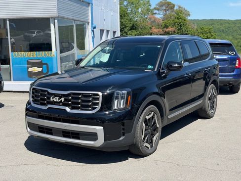 Used 2023 Kia Telluride S AWD/4WD image 1