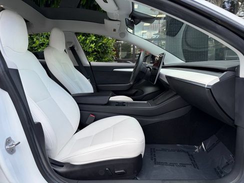 Used 2021 Tesla Model 3 Standard Range Plus RWD image 32