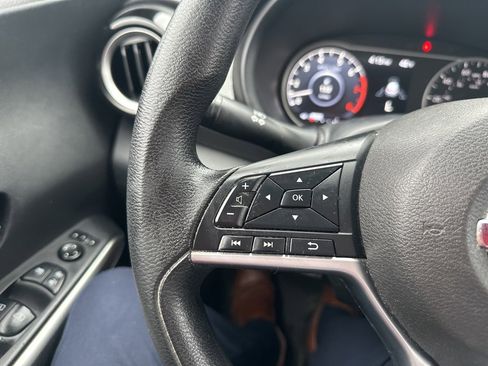 Used 2019 Nissan Kicks SV image 20