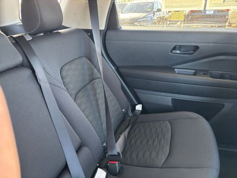 Used 2025 Nissan Pathfinder SV image 40