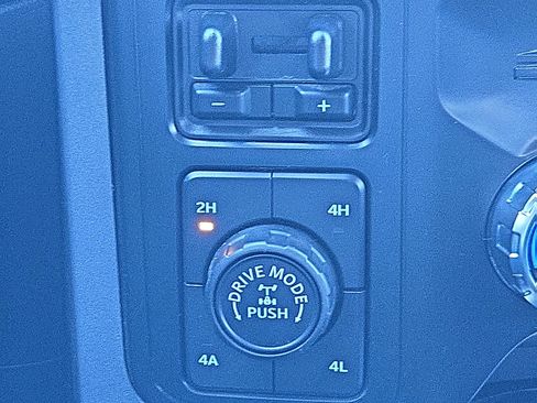 Used 2023 Ford F150 Lariat w/ Equipment Group 502A High image 22