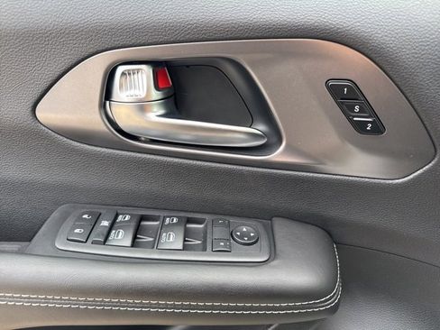 New 2026 Chrysler Pacifica Select image 9