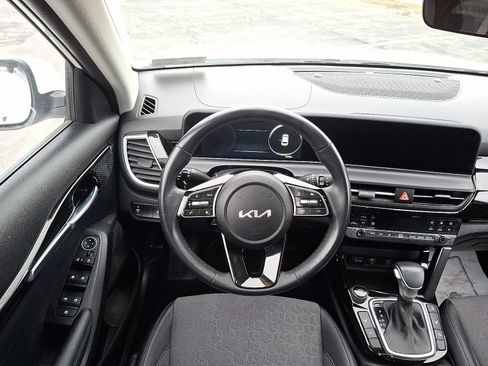 Used 2024 Kia Seltos S image 11