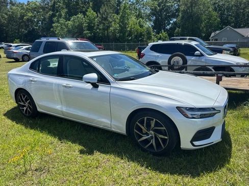 Used 2020 Volvo S60 T5 Momentum FWD image 4