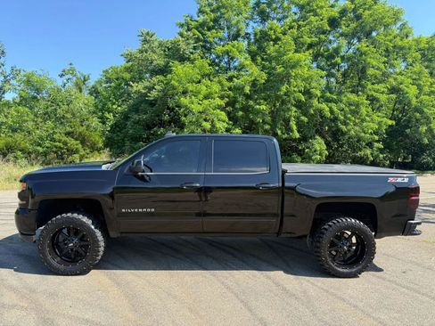 Used 2017 Chevrolet Silverado 1500 LT w/ LPO, Black Pack AWD/4WD image 3
