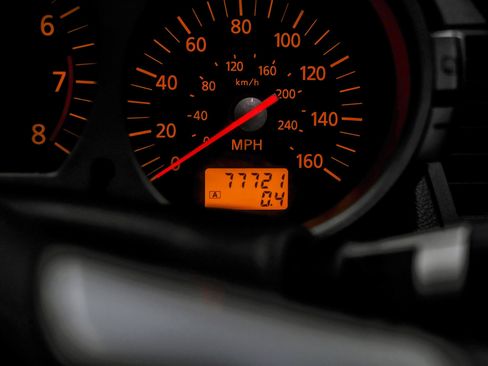 Used 2005 Nissan 350Z Touring RWD image 19