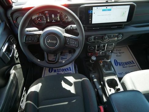 Used 2026 Jeep Wrangler Unlimited Rubicon AWD/4WD image 10
