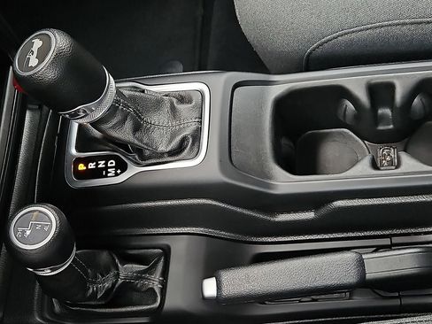 Used 2024 Jeep Wrangler Unlimited Sport AWD/4WD image 25