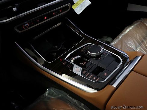 Used 2026 BMW X5 xDrive40i w/ Climate Comfort Package image 12