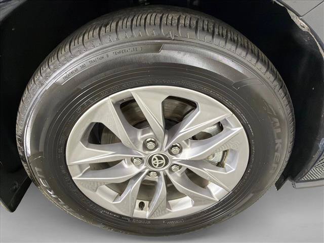 Used 2025 Toyota Sienna XLE w/ XLE Plus Package FWD image 13