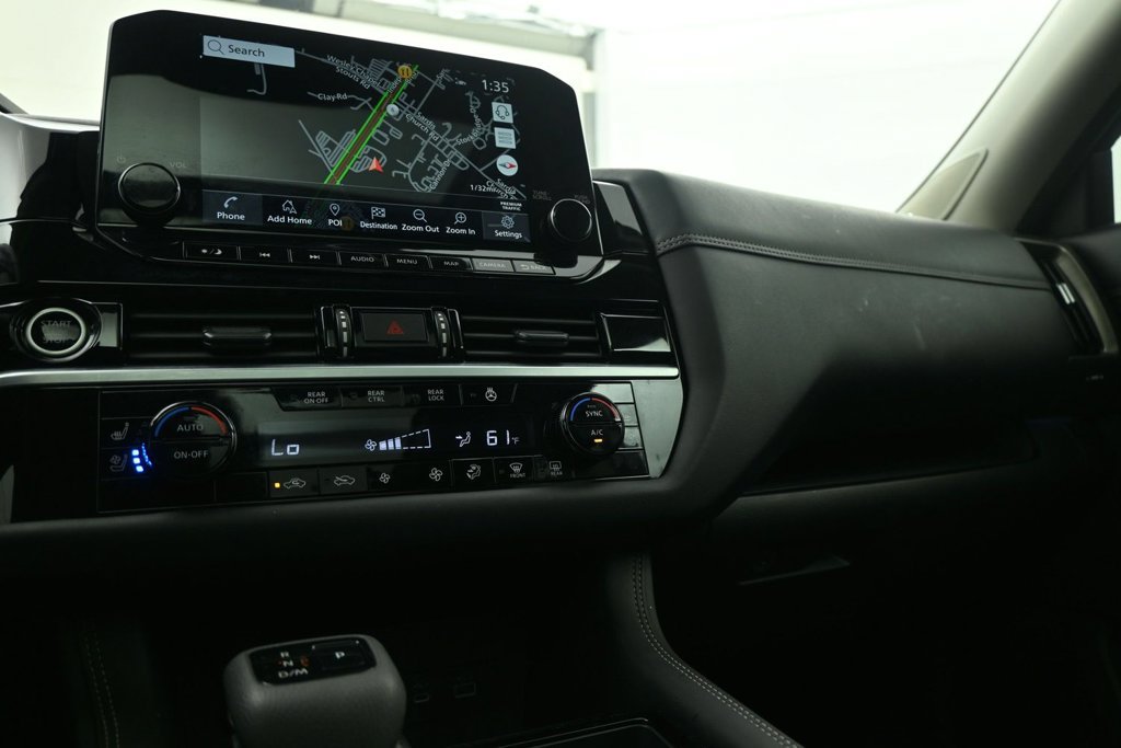 Used 2024 Nissan Pathfinder Platinum FWD image 19