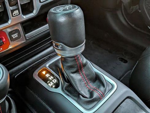 Used 2018 Jeep Wrangler Unlimited Rubicon image 12