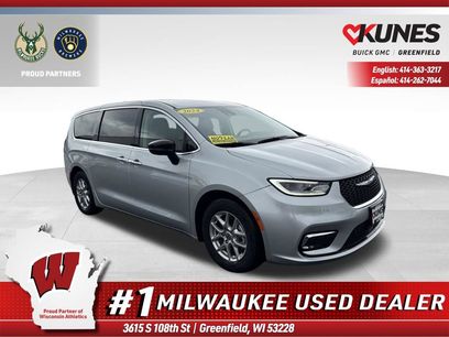 Used 2024 Chrysler Pacifica Touring-L