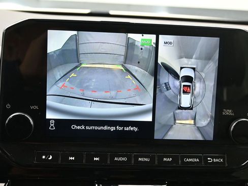 Used 2022 Nissan Pathfinder SL w/ SL Premium Package image 11