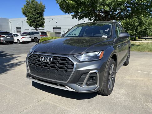 Used 2023 Audi Q5 2.0T Premium w/ Convenience Package image 5