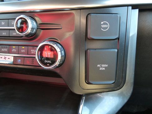 Used 2021 Ford F150 Lariat w/ Equipment Group 502A High AWD/4WD image 29