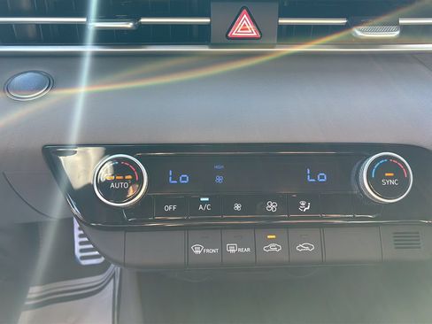 Used 2025 Hyundai Elantra Sport FWD image 17