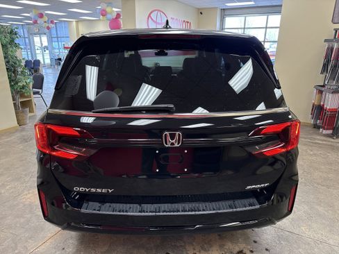 Used 2025 Honda Odyssey Sport-L image 9