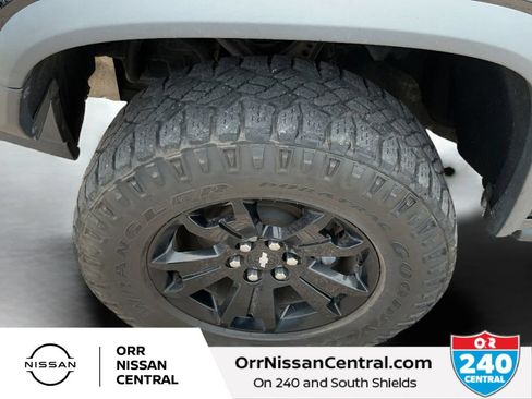 Used 2018 Chevrolet Colorado ZR2 w/ ZR2 Midnight Special Edition AWD/4WD image 9