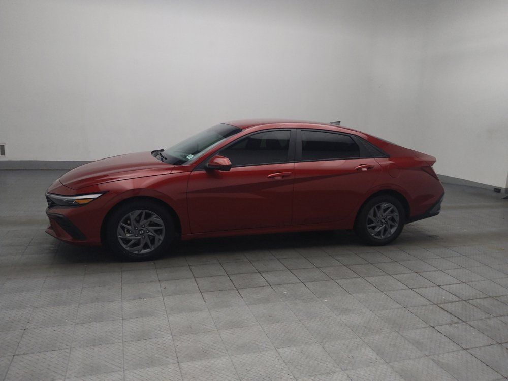 Used 2024 Hyundai Elantra SEL FWD image 2