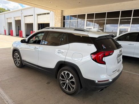 Used 2020 GMC Terrain SLT w/ Preferred Package FWD image 3
