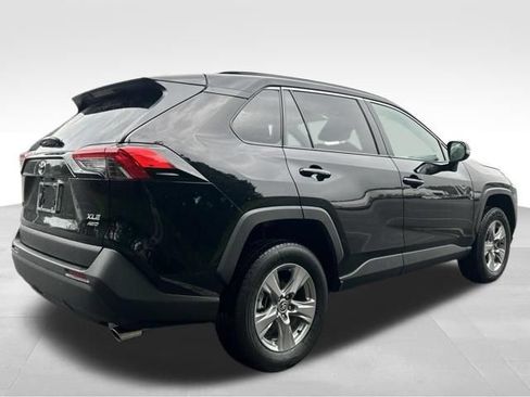 Used 2025 Toyota RAV4 XLE AWD/4WD image 9