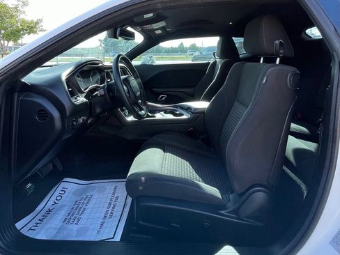 Used 2017 Dodge Challenger SXT RWD image 13