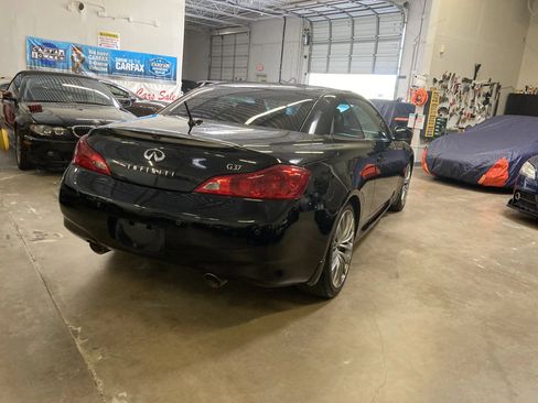Used 2013 INFINITI G37 Convertible w/ Premium Pkg RWD image 2