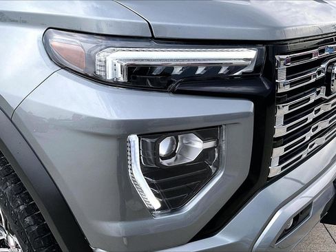 Used 2024 GMC Canyon Denali image 31