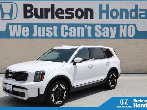 Used 2025 Kia Telluride S FWD image 1