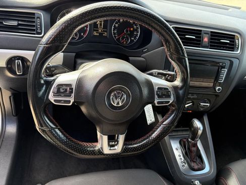 Used 2012 Volkswagen Jetta GLI FWD image 15