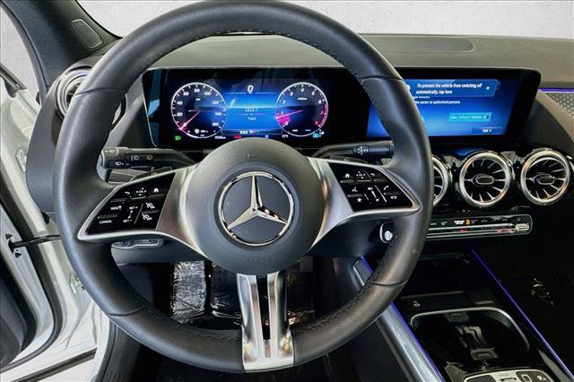 Used 2026 Mercedes-Benz GLA 250 4MATIC image 11