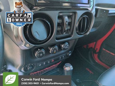 Used 2018 Jeep Wrangler Unlimited Rubicon AWD/4WD image 17