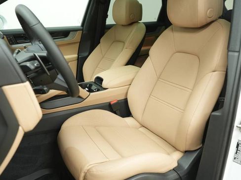 New 2026 Porsche Cayenne AWD/4WD image 5