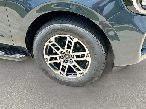New 2026 Ford Expedition Active RWD image 20