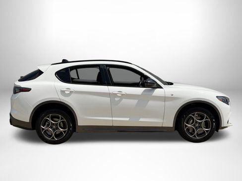 Used 2024 Alfa Romeo Stelvio Ti AWD/4WD image 6