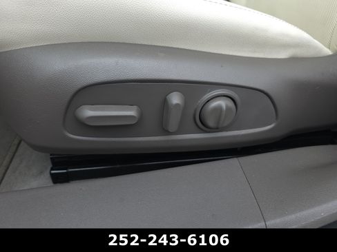 Used 2024 Chevrolet Malibu LT FWD image 11