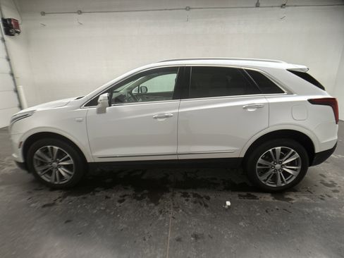 Used 2025 Cadillac XT5 Premium Luxury image 6