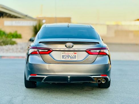 Used 2021 Toyota Camry SE FWD image 4