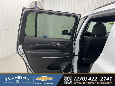 Used 2026 Chevrolet Traverse RS w/ LPO, Floor Liner Package AWD/4WD image 9