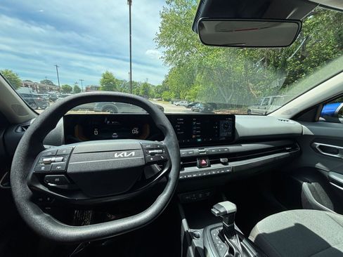 Used 2025 Kia K4 FWD image 33