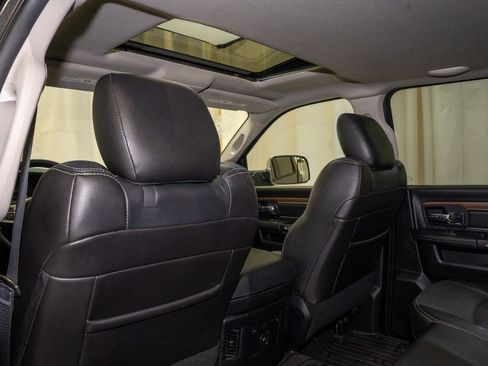 Used 2016 RAM 1500 Laramie w/ Convenience Group image 9