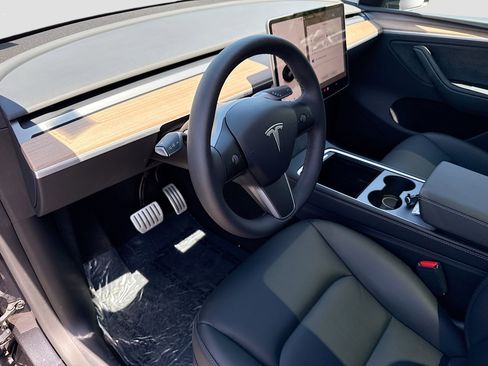 Used 2025 Tesla Model Y Performance AWD/4WD image 26
