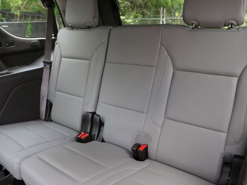 Used 2022 Chevrolet Tahoe Z71 w/ Luxury Package image 15