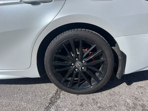 Used 2022 Toyota Camry XSE image 8